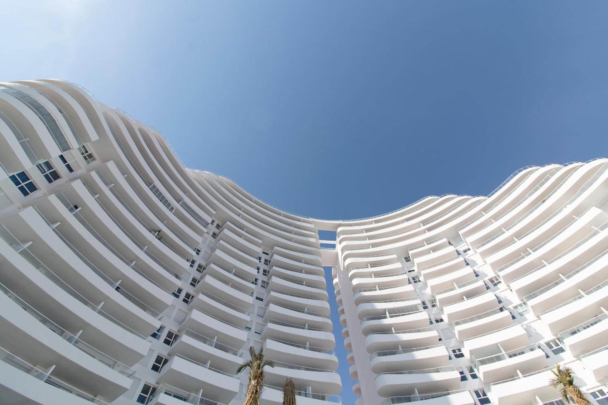Global Properties, Apartamento Con Terraza Y Vistas Al Mar Y A La Montana 카넷드버렝구어 외부 사진