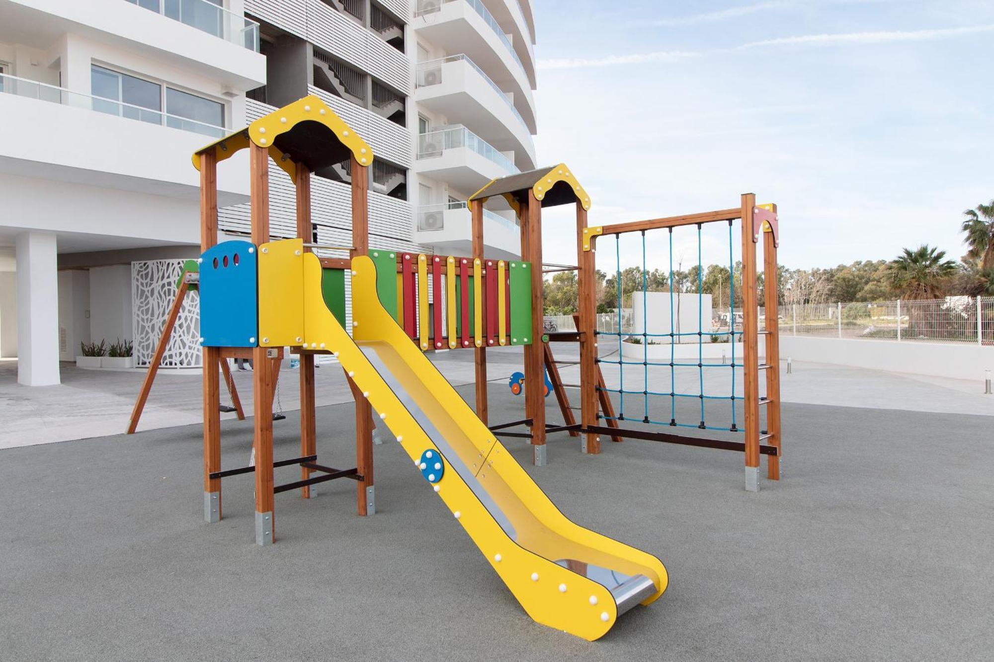 Global Properties, Apartamento Con Terraza Y Vistas Al Mar Y A La Montana 카넷드버렝구어 외부 사진