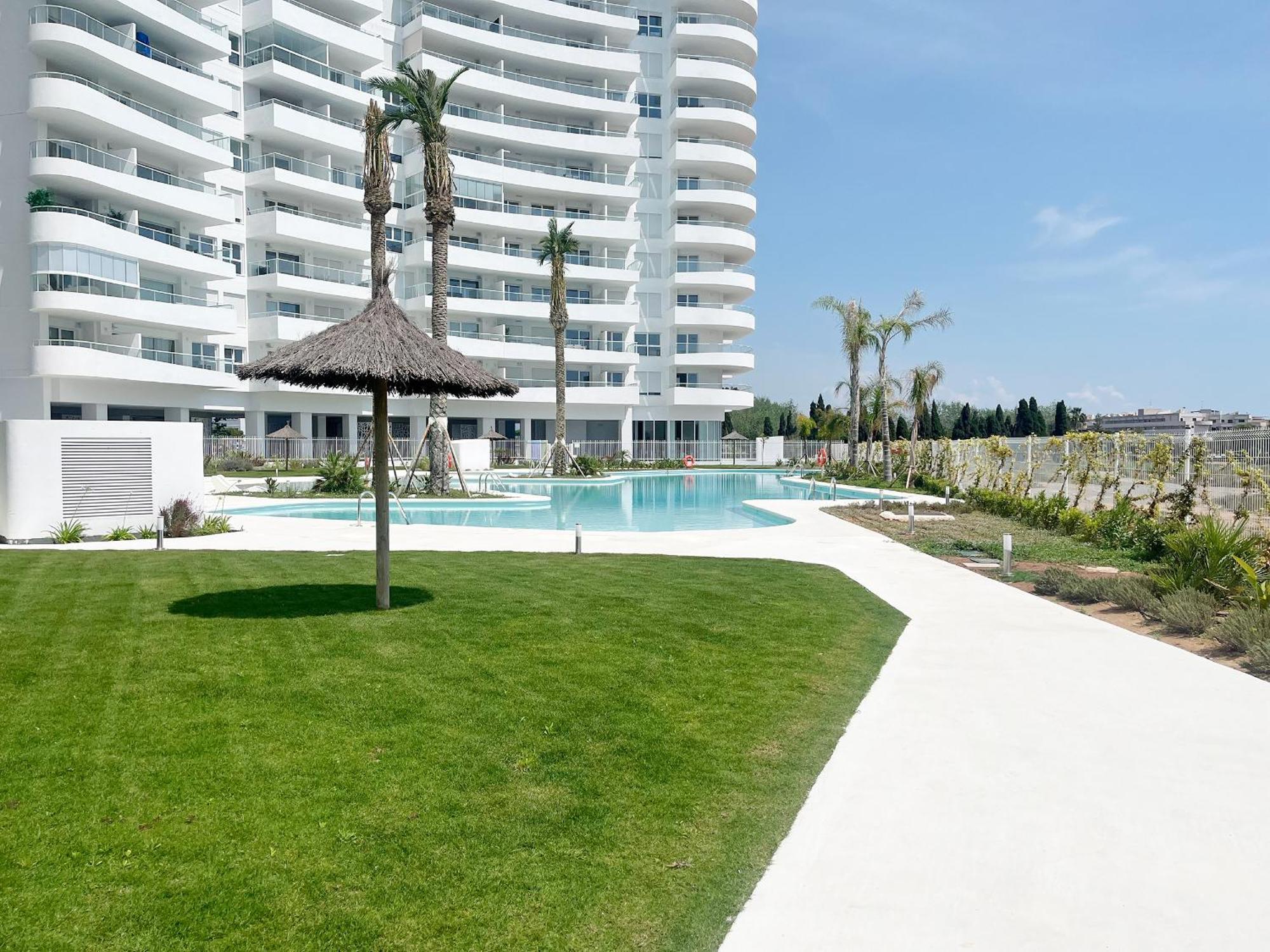 Global Properties, Apartamento Con Terraza Y Vistas Al Mar Y A La Montana 카넷드버렝구어 외부 사진