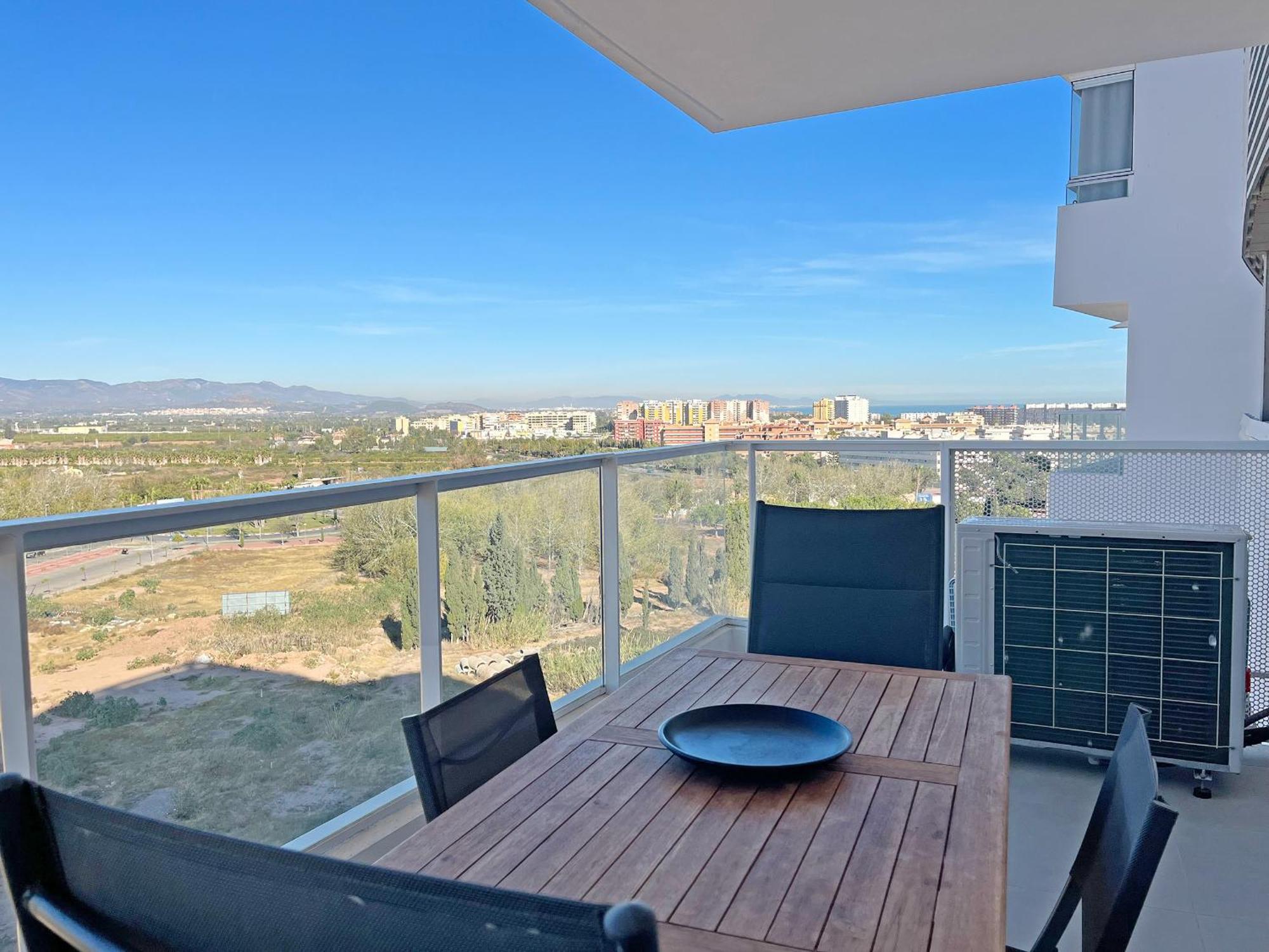 Global Properties, Apartamento Con Terraza Y Vistas Al Mar Y A La Montana 카넷드버렝구어 외부 사진